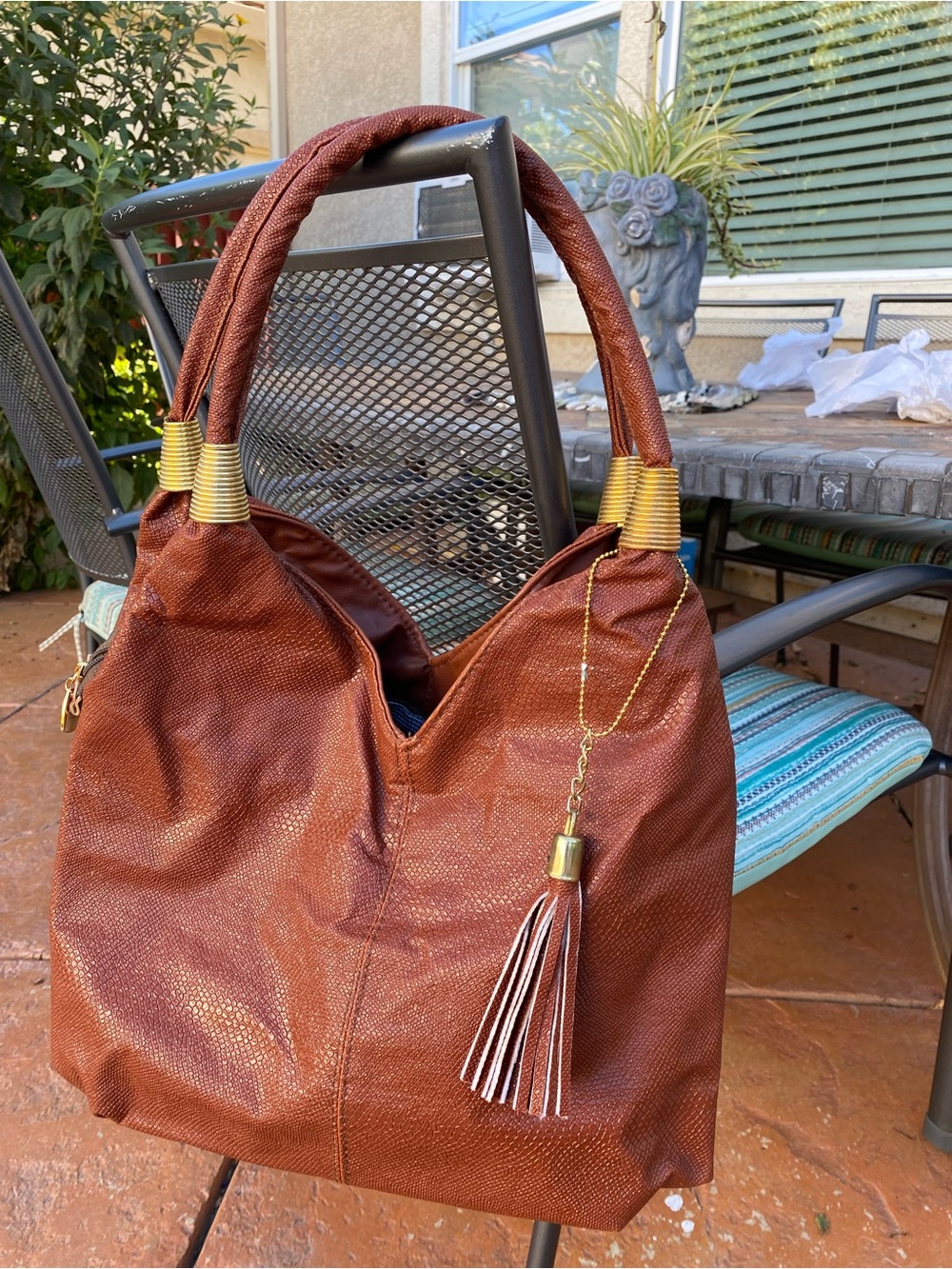 Elegant Brown Hobo Bag with Wrapped Handle - Picture 2 of 3